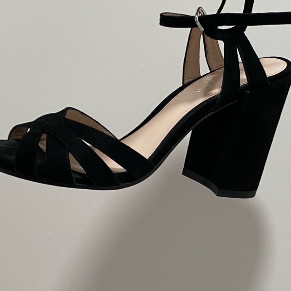 Stuart Weitzman Memoir Block Heel Sandal Suede - Picture 16 of 16